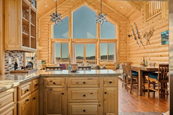 Luxurious Coyote Flat w/ Lake Views & Game Room