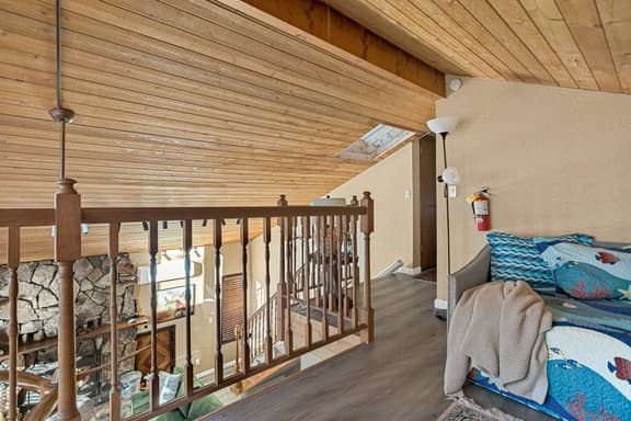 Maple Lane w/ Hot Tub & EV charger, Pet Friendly