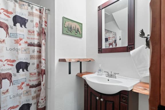 Monterey Log Lair with Pool Table - Slope Views