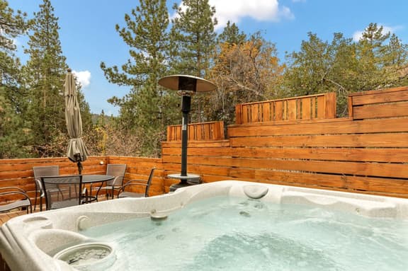 Silver Linings + Hot Tub + Pet Friendly + EV + Moonridge