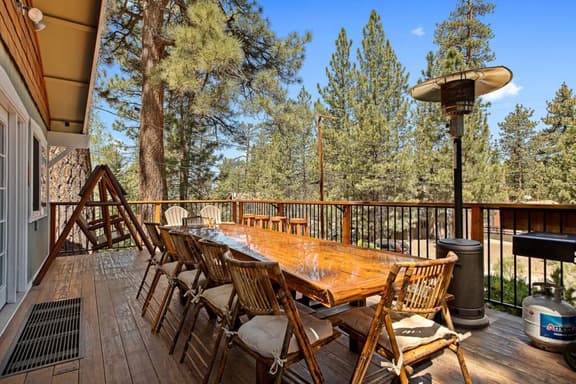 Snowcrest Lodge: Luxurious Retreat,  EV & Hot Tub