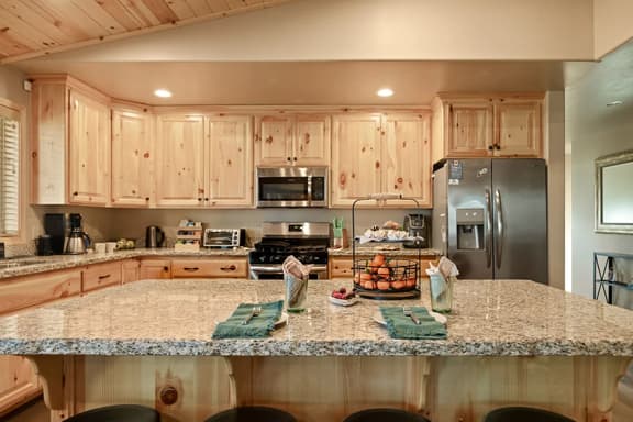 NEW 3BR Starlight Haus w EV Charger & Fireplace