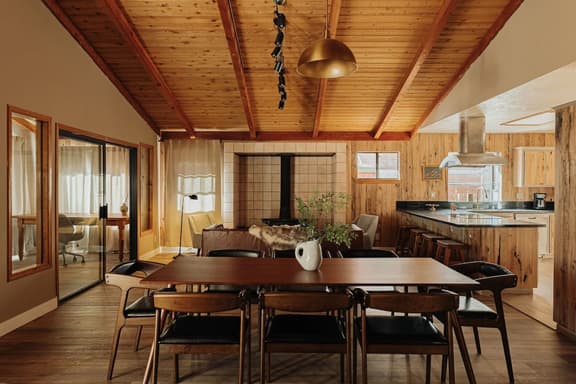 Wildwood Chalet, 5 Mins to Ski Resorts w/Game Room