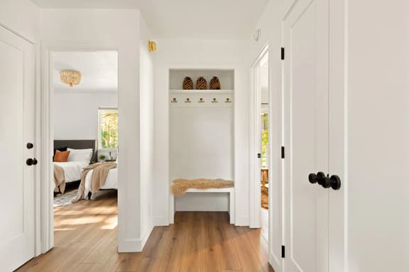 Mont Moderne, 5 Minutes to Ski Resorts & Hot Tub