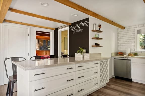 3BR Alpen Haus | Sauna, Hot Tub, Game Room & BBQ