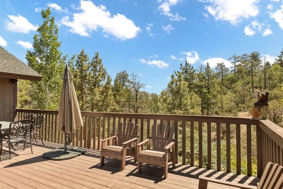 Fallen Leaf Castle Estate | Big Deck, BBQ & Games