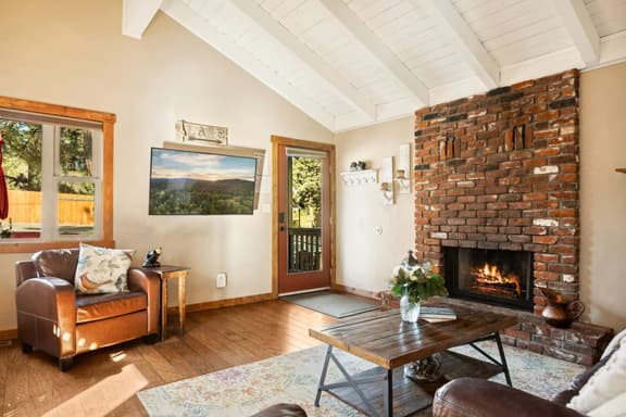 Alpine Crest, BBQ & Fully Fenced Pet Friendly