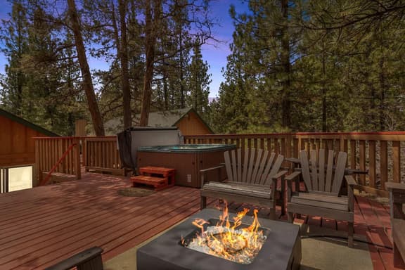 Enchanted Log Grove, Hot Tub, EV, Pool Table