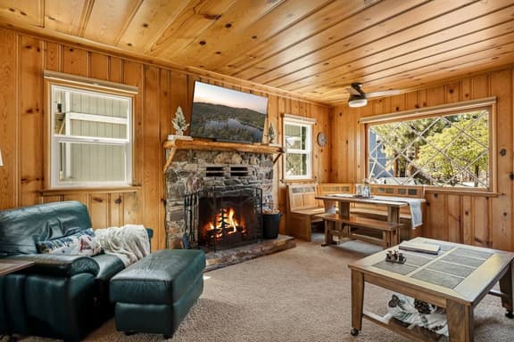 Whispering Pines Nook | BBQ and Deck